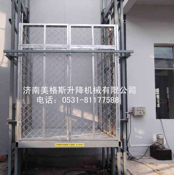 貴陽雨嬌紙業(yè)導(dǎo)軌式升降機