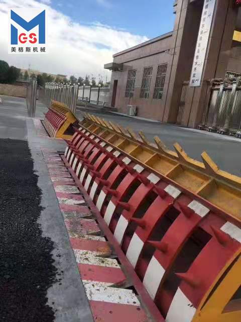 路障機(jī)